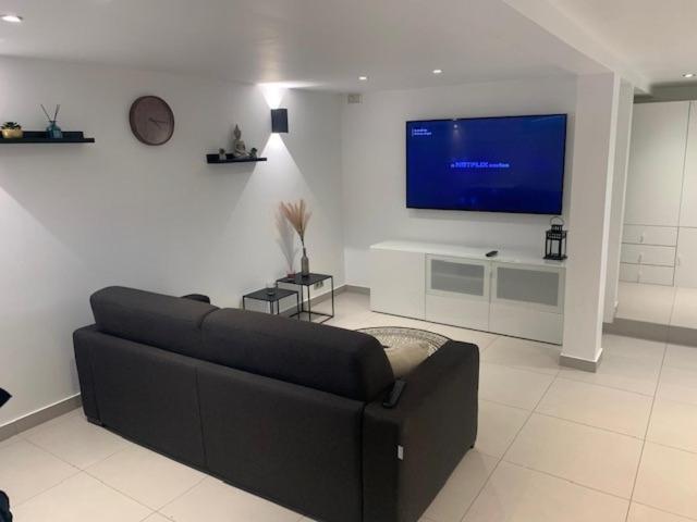 Auberge Appartement Ormesson Sur Marne / Sucy En Brie Exteriör bild