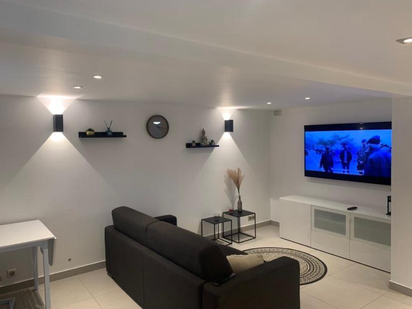 Auberge Appartement Ormesson Sur Marne / Sucy En Brie Exteriör bild